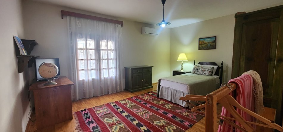 Tirane, jepet me qera shtepi , 220 m² 800 € (Prane Komisariatit ne Qytet Studenti)