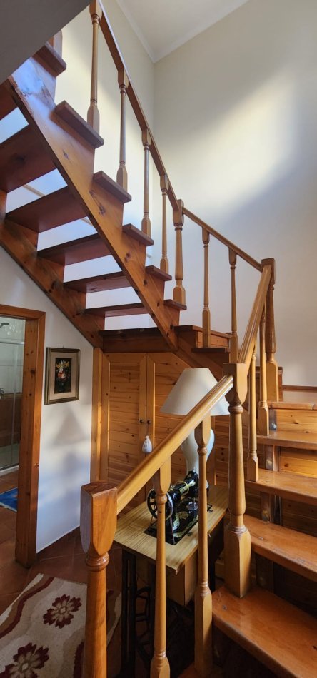 Tirane, jepet me qera shtepi , 220 m² 800 € (Prane Komisariatit ne Qytet Studenti)