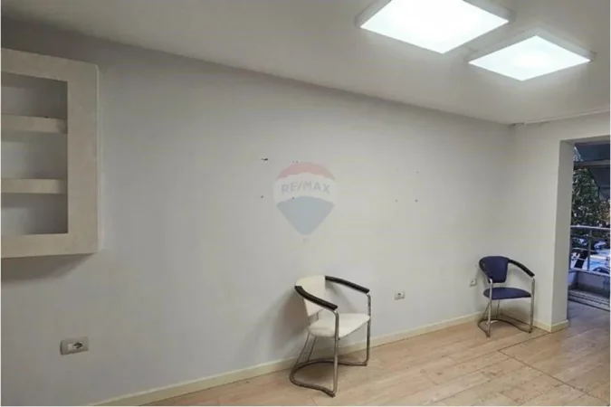 Tirane, shitet 2+1 Kati 2, 69 m² 180.000 €