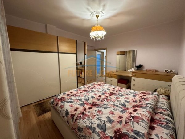 Tirane, jepet me qera apartament 2+1 Kati 3, 89 m² 700 € (Komuna e Parisit)