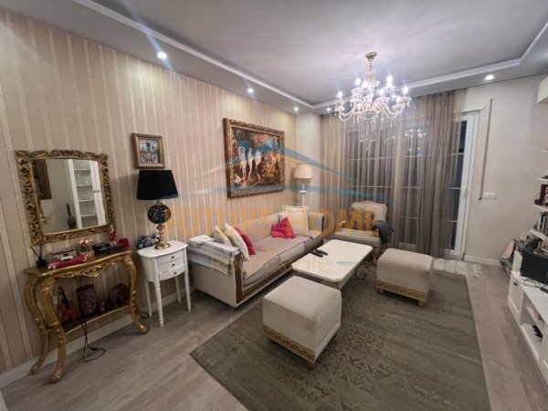 Tirane, shitet apartament 2+1+Ballkon Kati 2, 109 m² 155.000 € (Unaza e Re)