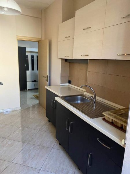 Tirane, jepet me qera apartament 1+1+BLK Kati 4, 74 m² 450 Euro (RR KAVAJES)