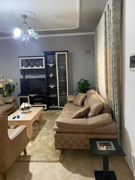 Tirane, jepet me qera shtepi 2+1+BLK Kati 1, 160 m² 300 Euro (AGUSH GJERGJEVICA)