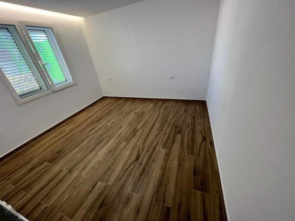 Tirane, jepet me qera apartament 2+1+BLK Kati 3, 60 m² 500 Euro (gjykata e rrethit)