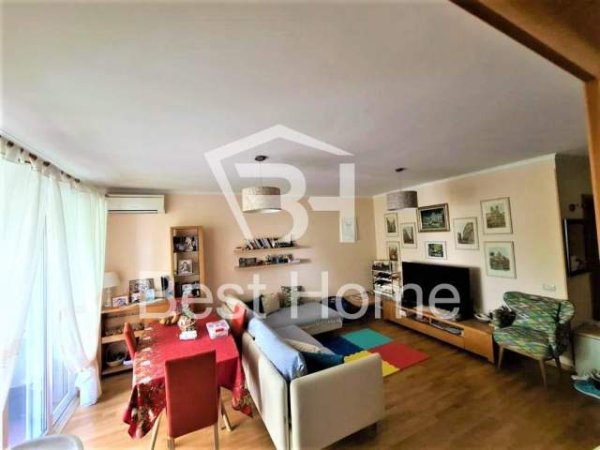 Tirane, jepet me qera apartament 2+1+BLK Kati 2, 100 m² 650 Euro (Rezidenca Kodra e Diellit)