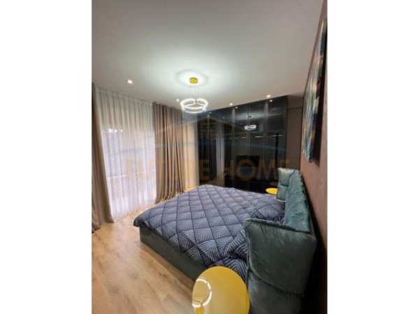 Tirane, shitet apartament 3+1+BLK Kati 1, 151 m² 256.000 Euro (Liqeni farkes)