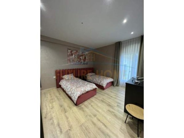 Tirane, shitet apartament 3+1+BLK Kati 1, 151 m² 256.000 Euro (Liqeni farkes)