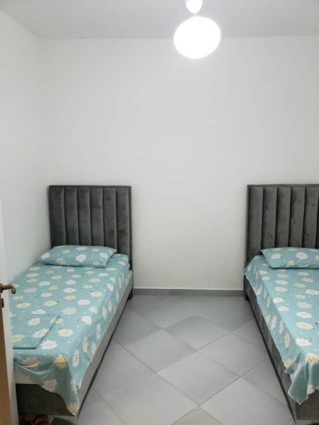 Durres, shitet apartament 2+1 Kati 2, 78 m² 1.300 Euro (Gjiri i Lalezit ,Kompleksi Lura 2)