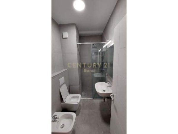 Tirane, jepet me qera apartament 2+1+BLK Kati 7, 88 m² 600 Euro (Ali Demi)