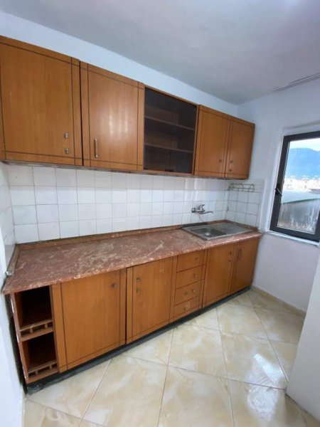 Tirane, shitet apartament 1+1+BLK Kati 4, 56 m² 55.000 Euro (shkolla Rmazan Jarani)