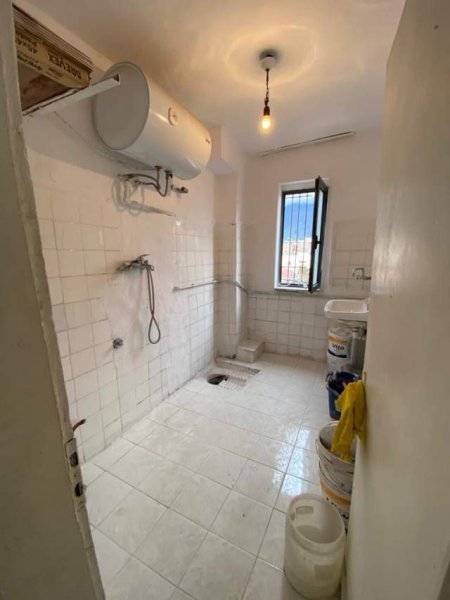 Tirane, shitet apartament 1+1+BLK Kati 4, 56 m² 55.000 Euro (shkolla Rmazan Jarani)
