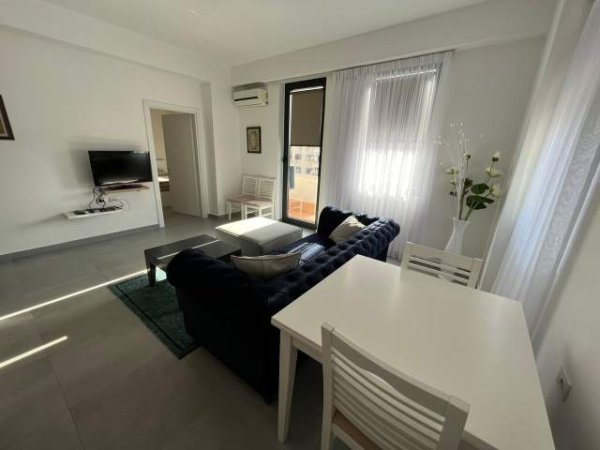 Tirane, jepet me qera apartament 1+1 Kati 5, 72 m² 550 Euro (Rruga e Barrikadave)