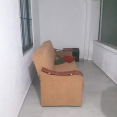 Tirane, jepet me qera shtepi 2+1+BLK Kati 1, 74 m² 300 Euro (rruga Misto Mame)