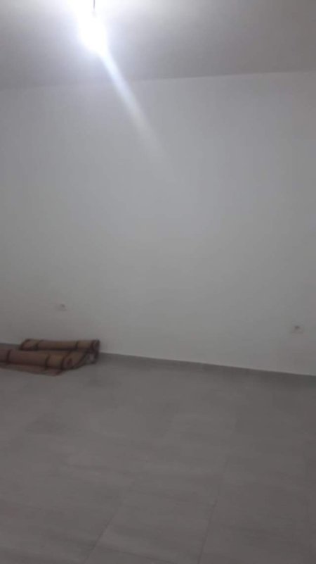 Tirane, jepet me qera shtepi 2+1+BLK Kati 1, 74 m² 300 Euro (rruga Misto Mame)