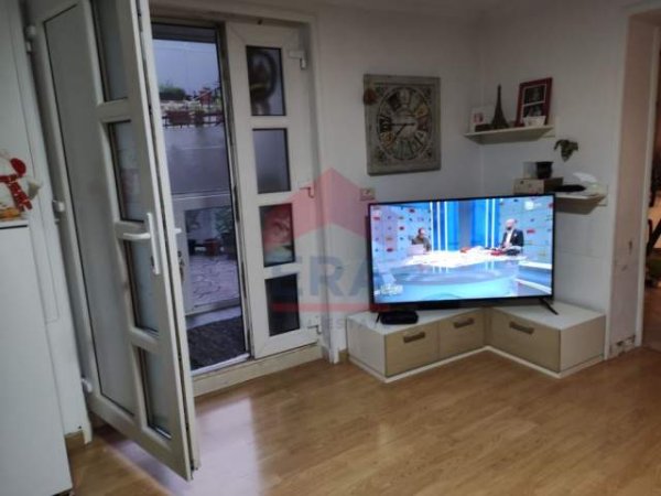 📌Tirane, jepet me qera apartament Kati 1, 85 m² 450 Euro, prane Liceut