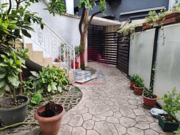📌Tirane, jepet me qera apartament Kati 1, 85 m² 450 Euro, prane Liceut