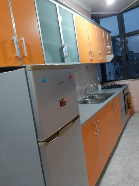 Tirane, jepet me qera apartament 2+1 Kati 7, 100 m² 450 Euro
