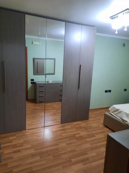 Tirane, jepet me qera apartament 2+1 Kati 2, 72 m² 400 Euro (BRRYL)