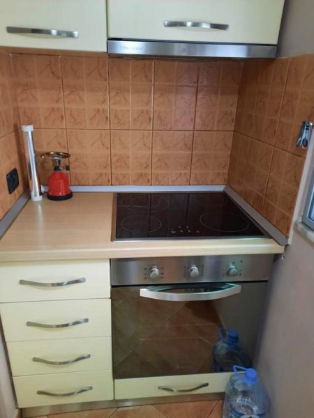 Tirane, jepet me qera apartament 2+1 Kati 2, 72 m² 400 Euro (BRRYL)