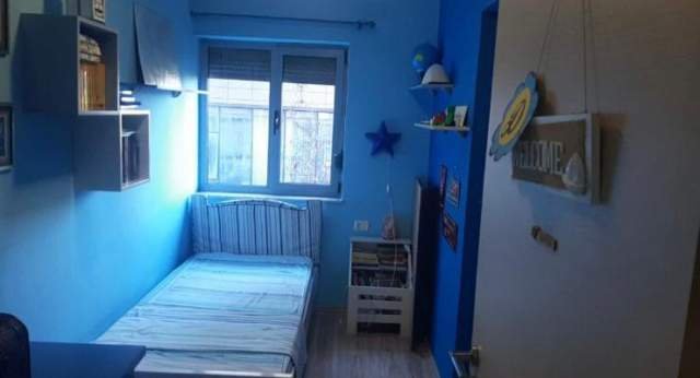 Tirane, jepet me qera apartament 3+1 Kati 3, 93 m² 700 Euro