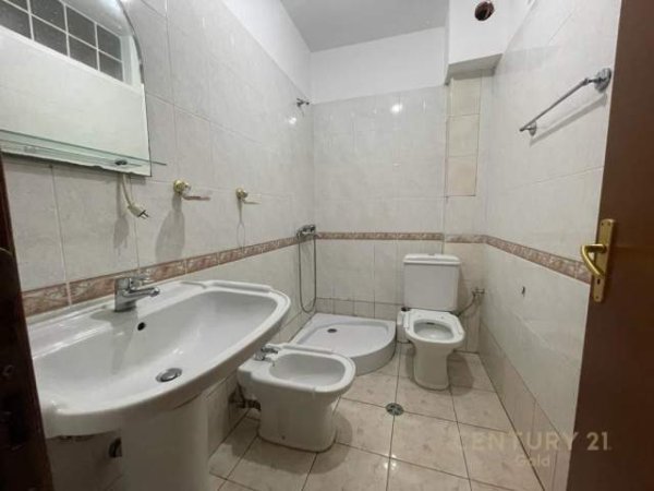 Tirane, shitet apartament 1+1 Kati 1, 60 m² 95.000 Euro (rruga e barrikadave)