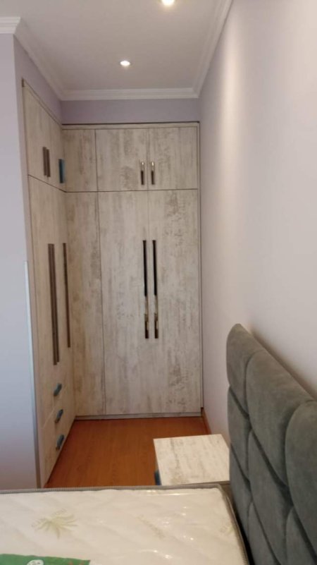 Tirane, jepet me qera apartament 1+1 Kati 7, 65 m² 450 Euro (Astir)