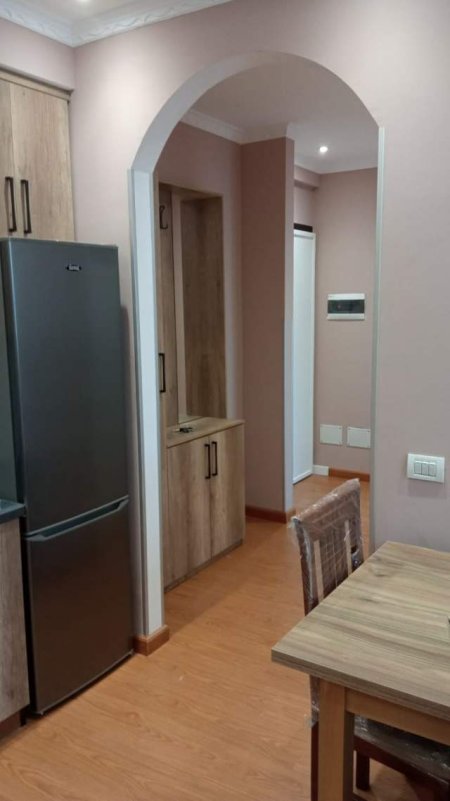 Tirane, jepet me qera apartament 1+1 Kati 7, 65 m² 450 Euro (Astir)