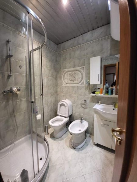 Tirane, jepet me qera apartament 2+1+A+BLK Kati 6, 120 m² 700 Euro (Rruga e Elbasanit)