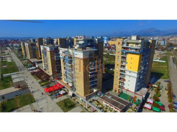 Tirane, shitet ambjent biznesi 150 m² 600.000 Euro (Ish fusha e aviacionit)