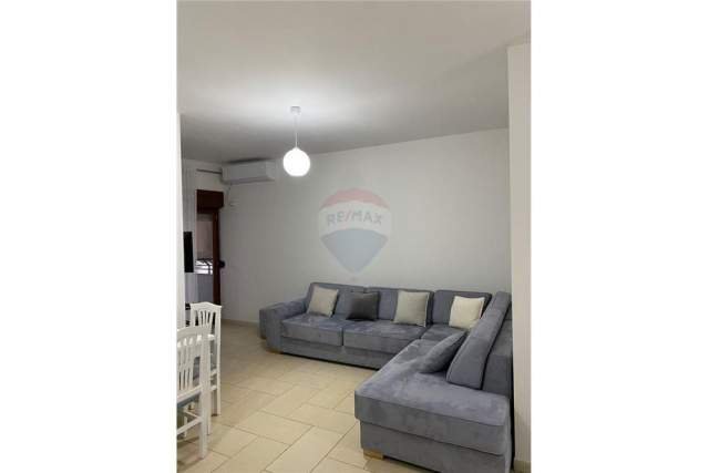 Tirane, jepet me qera apartament 1+1 Kati 6, 60 m² 500 Euro (9-katshet)
