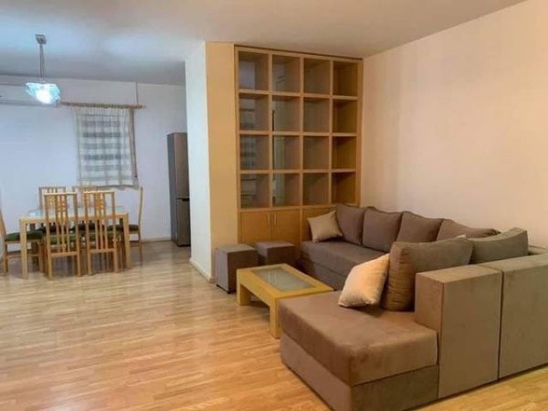 Tirane, jepet me qera apartament 2+1+A+BLK Kati 2, 90 m² 450 Euro (selvia)