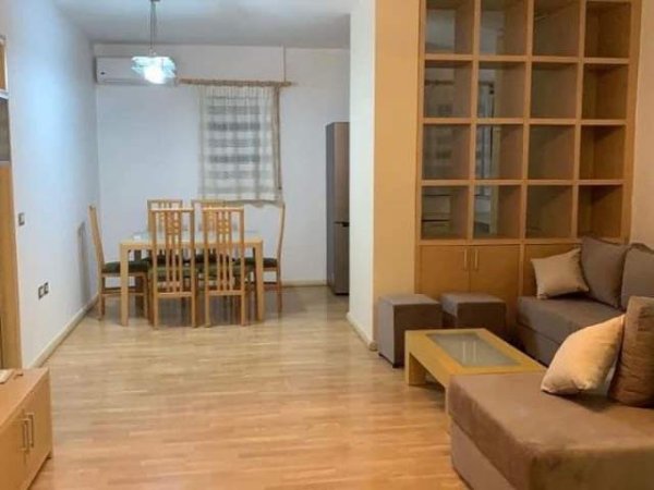 Tirane, jepet me qera apartament 2+1+A+BLK Kati 2, 90 m² 450 Euro (selvia)