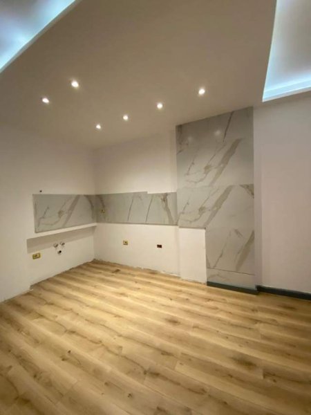 Tirane, jepet me qera apartament 2+1+BLK Kati 7, 95 m² 650 Euro (MYSLYM SHYRI)