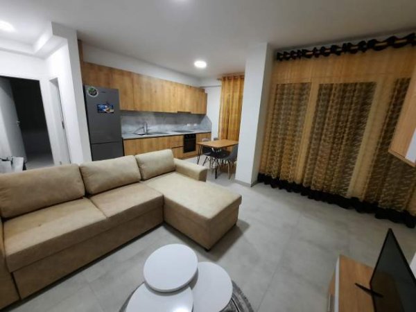 Tirane, jepet me qera apartament 1+1+BLK Kati 4, 63 m² 500 Euro (Frosina Plaku)