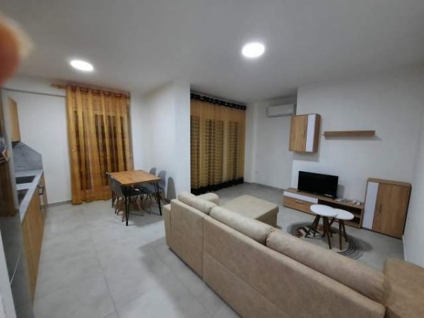 Tirane, jepet me qera apartament 1+1+BLK Kati 4, 63 m² 500 Euro (Frosina Plaku)