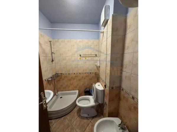 Tirane, jepet me qera apartament 2+1 Kati 3, 65 m² 400 € (Kodra e Diellit)