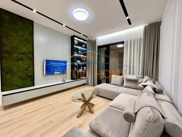 Tirane, jepet me qera apartament 1+1+Ballkon Kati 5, 75 m² 800 € (Rruga e Kavajes)