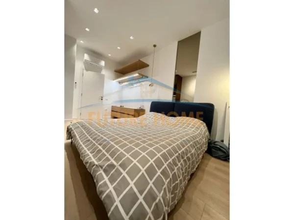 Tirane, jepet me qera apartament 1+1+Ballkon Kati 5, 75 m² 800 € (Rruga e Kavajes)