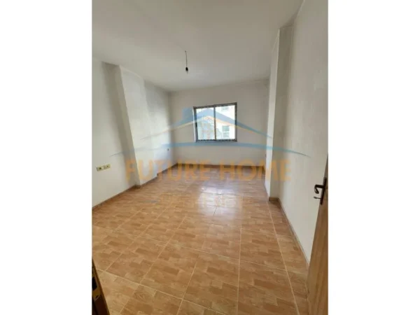 Tirane, shitet apartament 3+1+Ballkon Kati 1, 132 m² 193.000 € (Kodra e Diellit)
