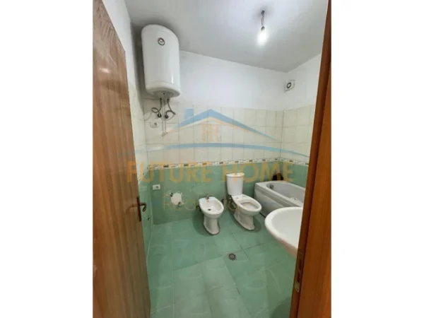 Tirane, shitet apartament 3+1+Ballkon Kati 1, 132 m² 193.000 € (Kodra e Diellit)