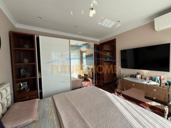Tirane, jepet me qera apartament 2+1+Ballkon Kati 9, 137 m² 2.300 € (Bllok)