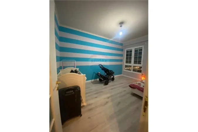 Tirane, jepet me qera apartament 2+1 , 700 € (21 Dhjetori)