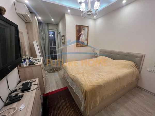 Tirane, shitet apartament 2+1+Ballkon Kati 2, 109 m² 155.000 € (Unaza e Re)