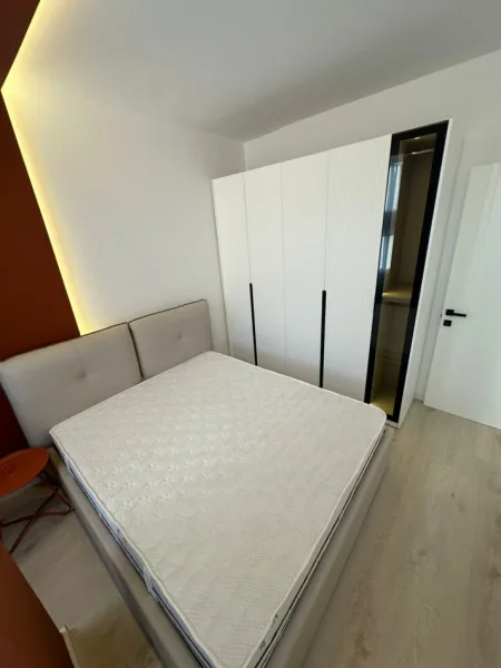 Tirane, shitet apartament 1+1+Ballkon Kati 5, 48 m² 131.000 € (Komuna e Parisit)