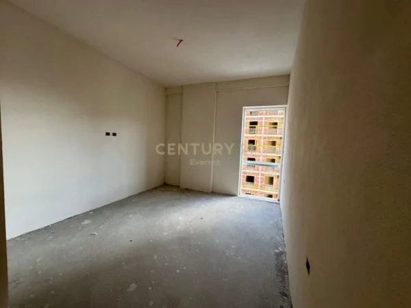 Tirane, shitet apartament 2+1+Ballkon Kati 4, 89 m² 103.000 € (casa italia)