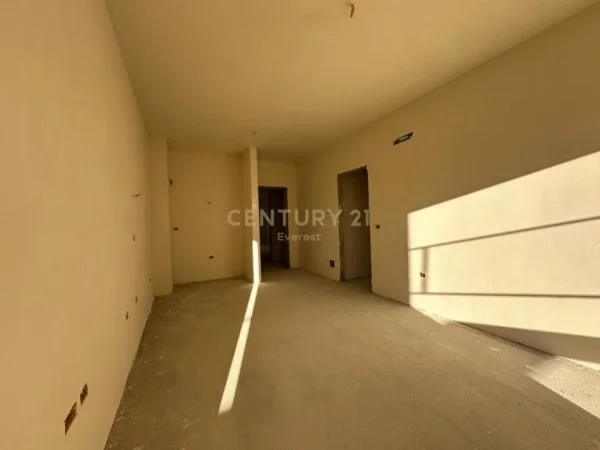 Tirane, shitet apartament 2+1+Ballkon Kati 4, 89 m² 103.000 € (casa italia)