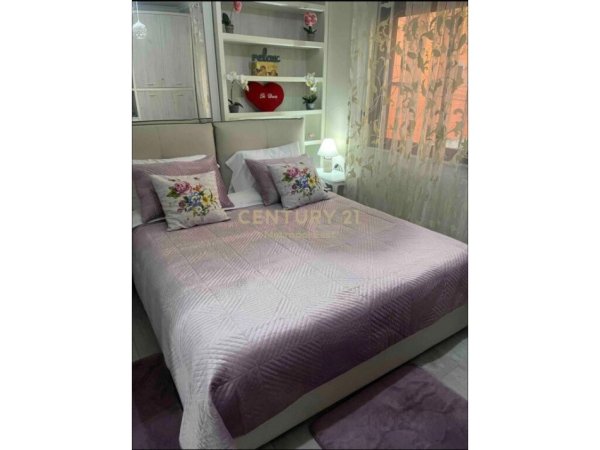 Tirane, jepet me qera apartament 1+1 Kati 1, 60 m² 500 € (myslym shyri)