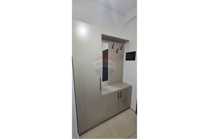 Tirane, jepet me qera apartament 1+1 , 450 € (Astir)