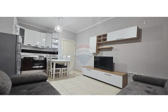 Tirane, jepet me qera apartament 1+1 , 450 € (Astir)
