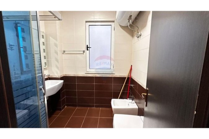 Tirane, jepet me qera apartament 2+1 , 700 € (Kodra e Diellit)